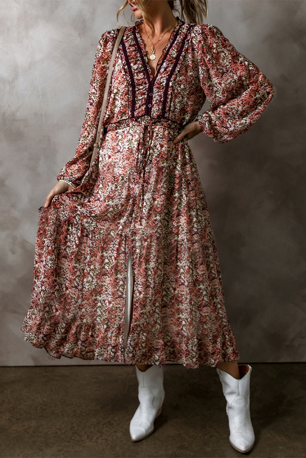 Vestido midi floral marrón con volantes