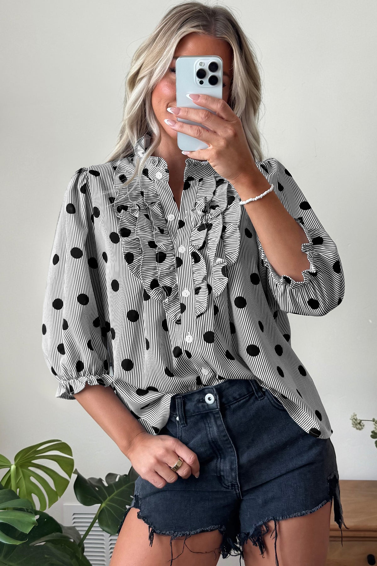 Blusa de lunares con volantes
