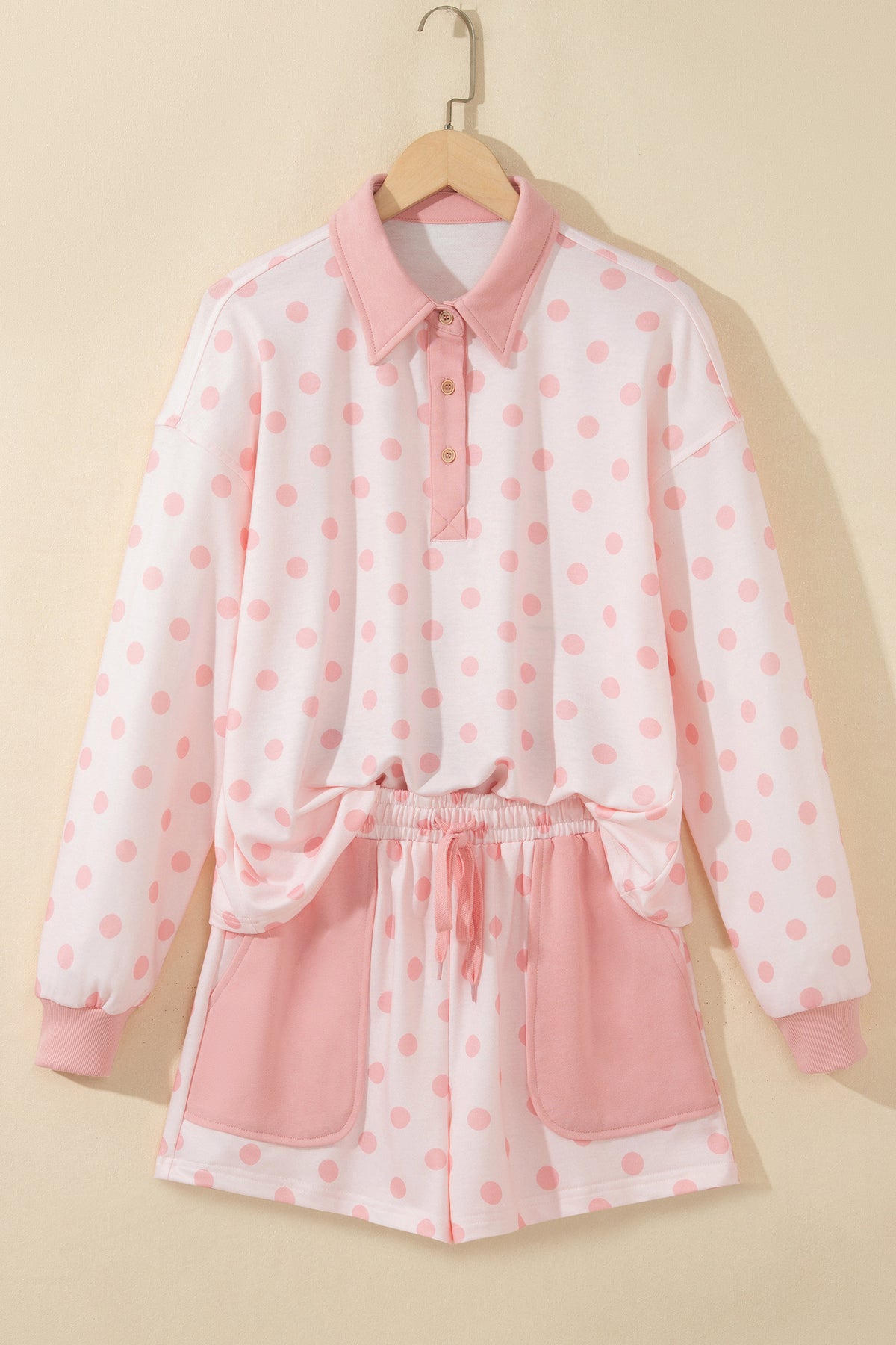 Conjunto de lunares con shorts