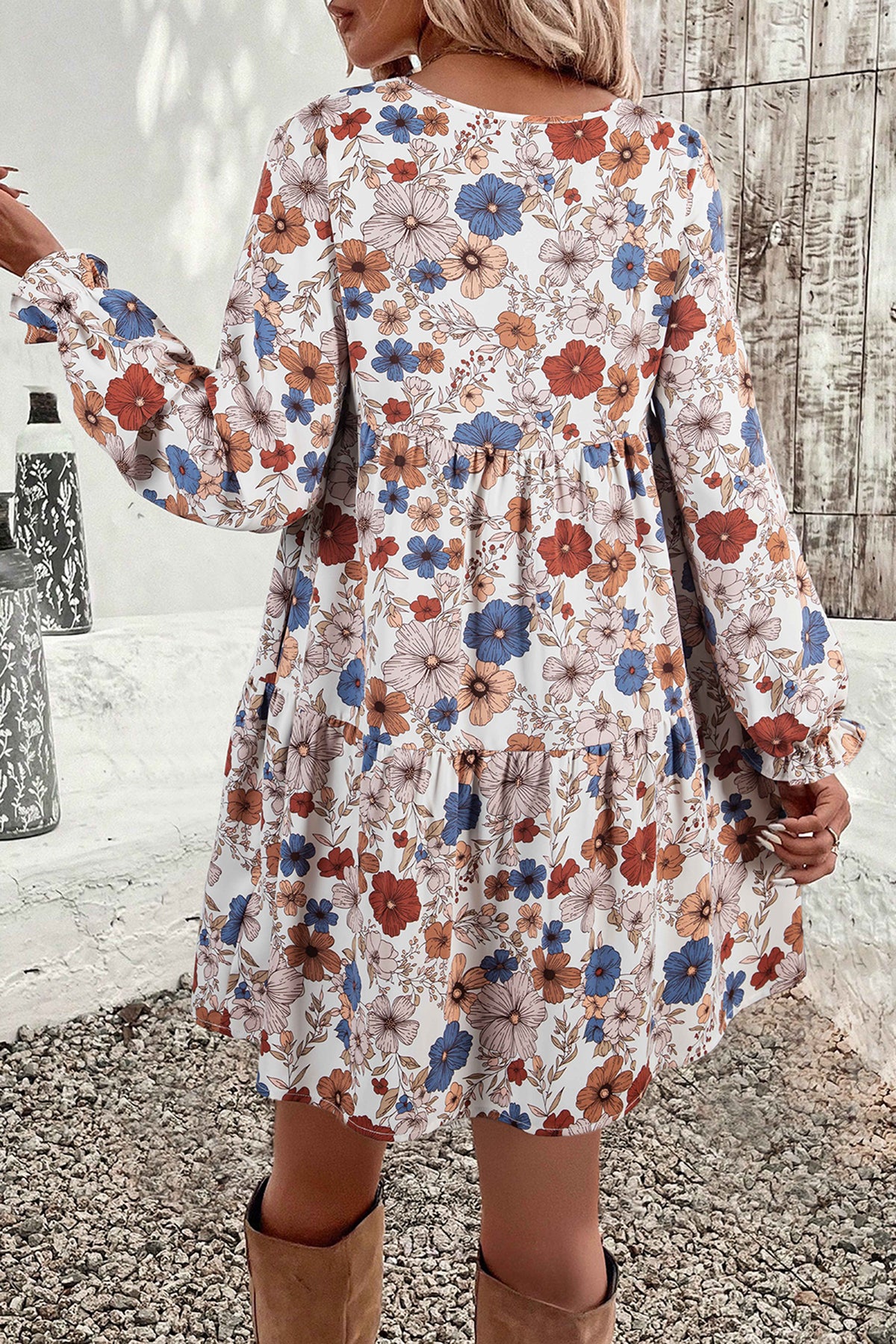 Vestido floral con volantes
