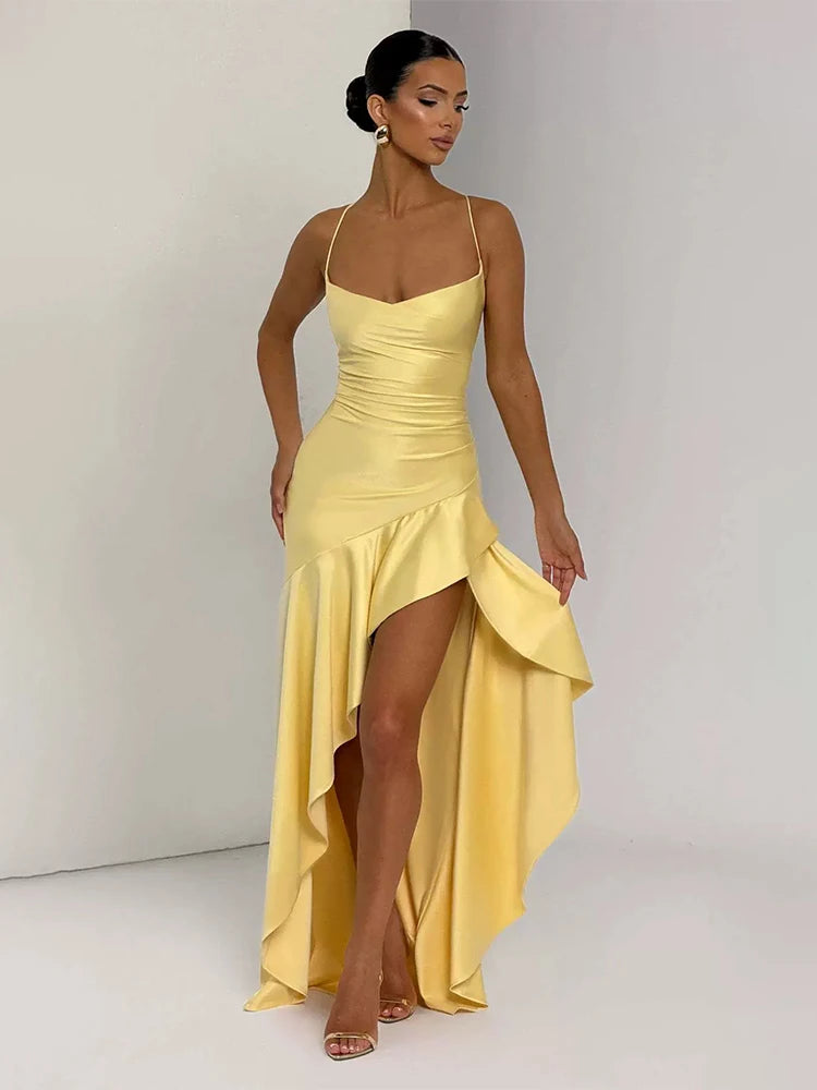 Vestido Valentina – Satén con Volantes y Espalda Descubierta