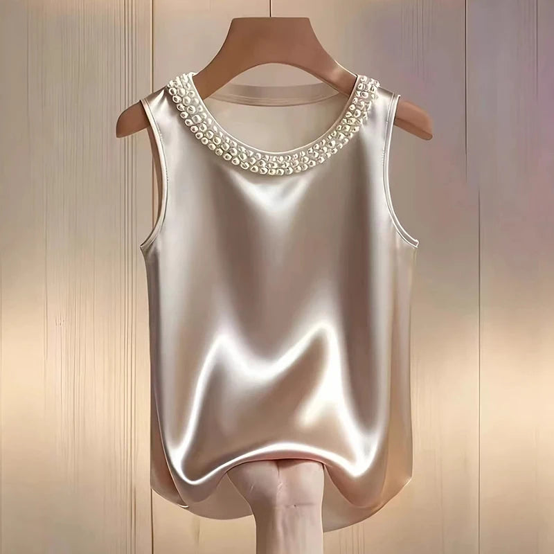 Top Perla Satin – Blusa Elegante con Diseño de Perlas