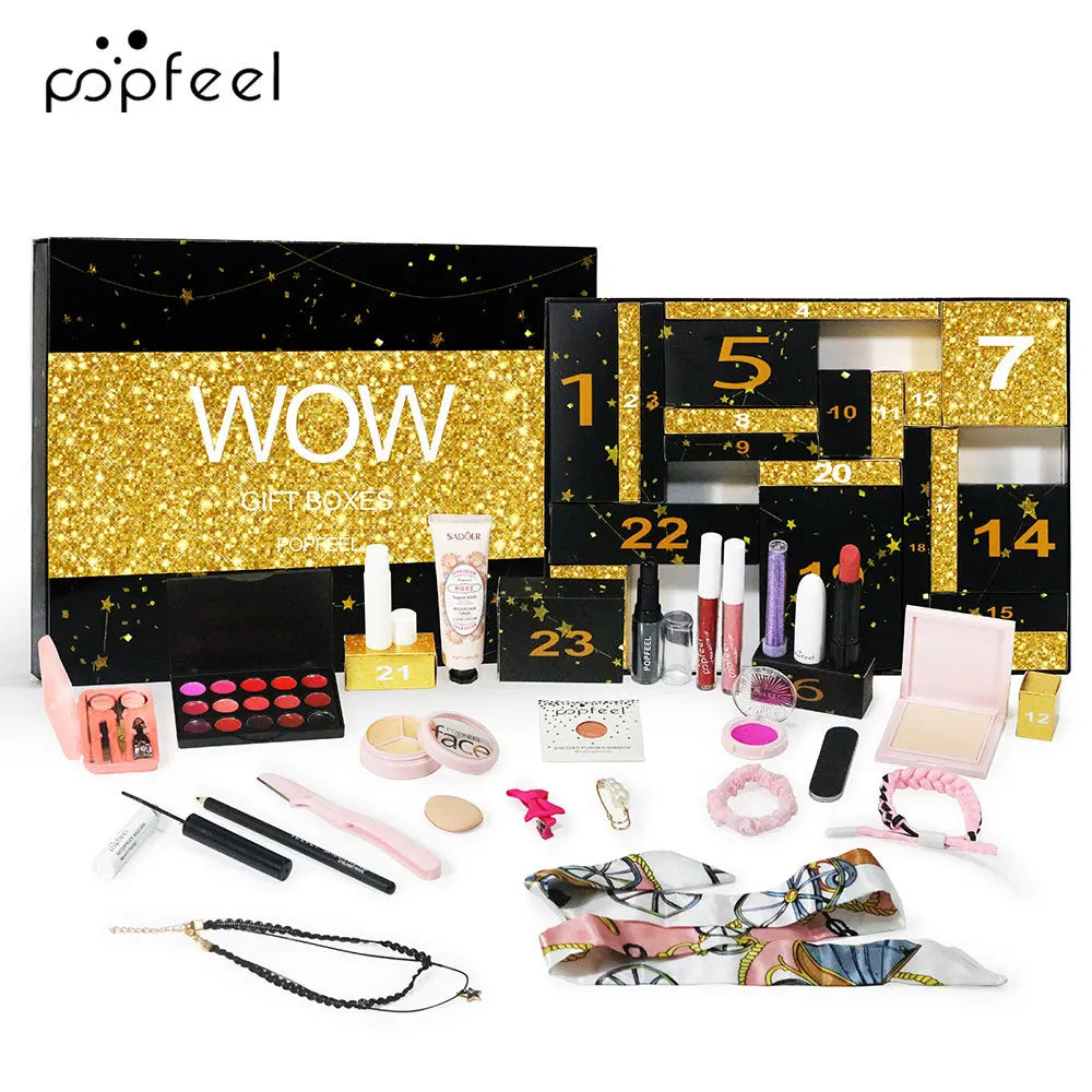 Calendario de Adviento de Maquillaje BB Bellezachic con 24 compartimentos llenos de productos de belleza.