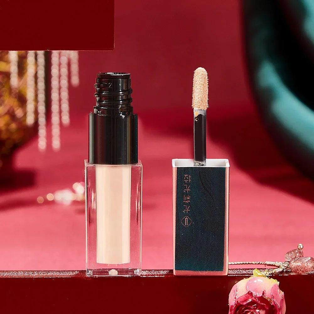 Set de maquillaje BB Bellezachic de 8 piezas en caja de regalo, con productos variados para belleza y maquillaje.