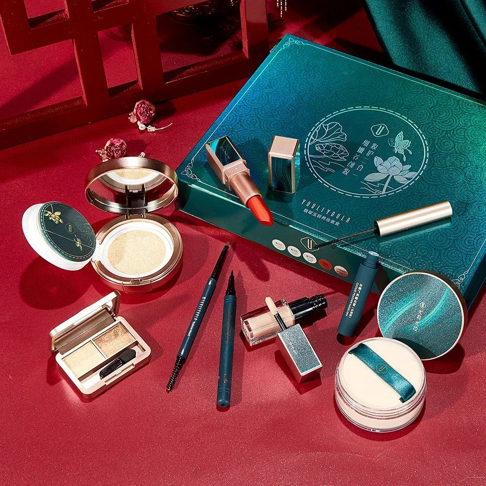 Set de maquillaje BB Bellezachic de 8 piezas en caja de regalo, incluye productos para rostro y ojos, en tonos variados.