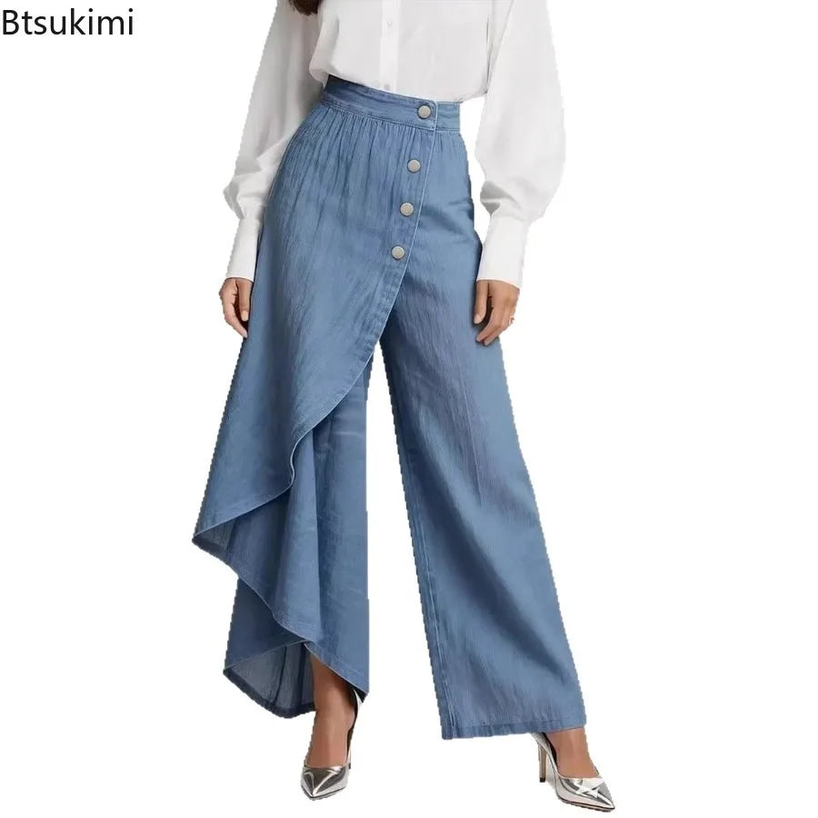 Pantalón de pierna ancha con efecto denim de BB Bellezachic, vista frontal en color azul, con detalles de costuras y bolsillos.