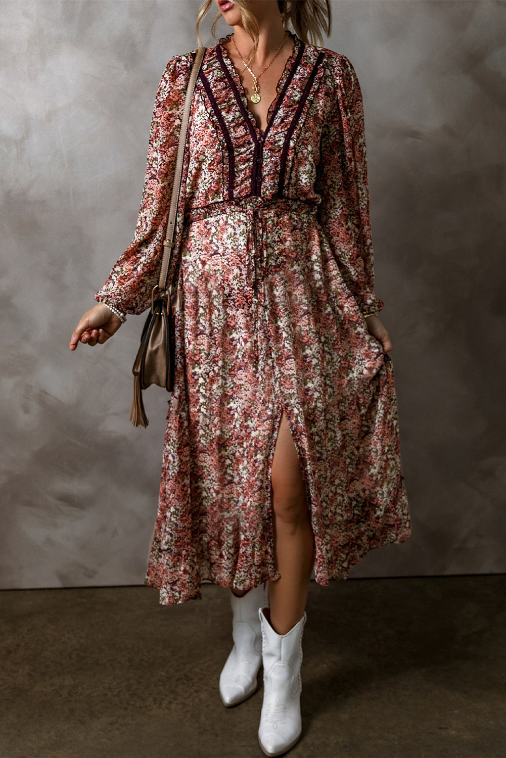 Vestido midi floral marrón con volantes