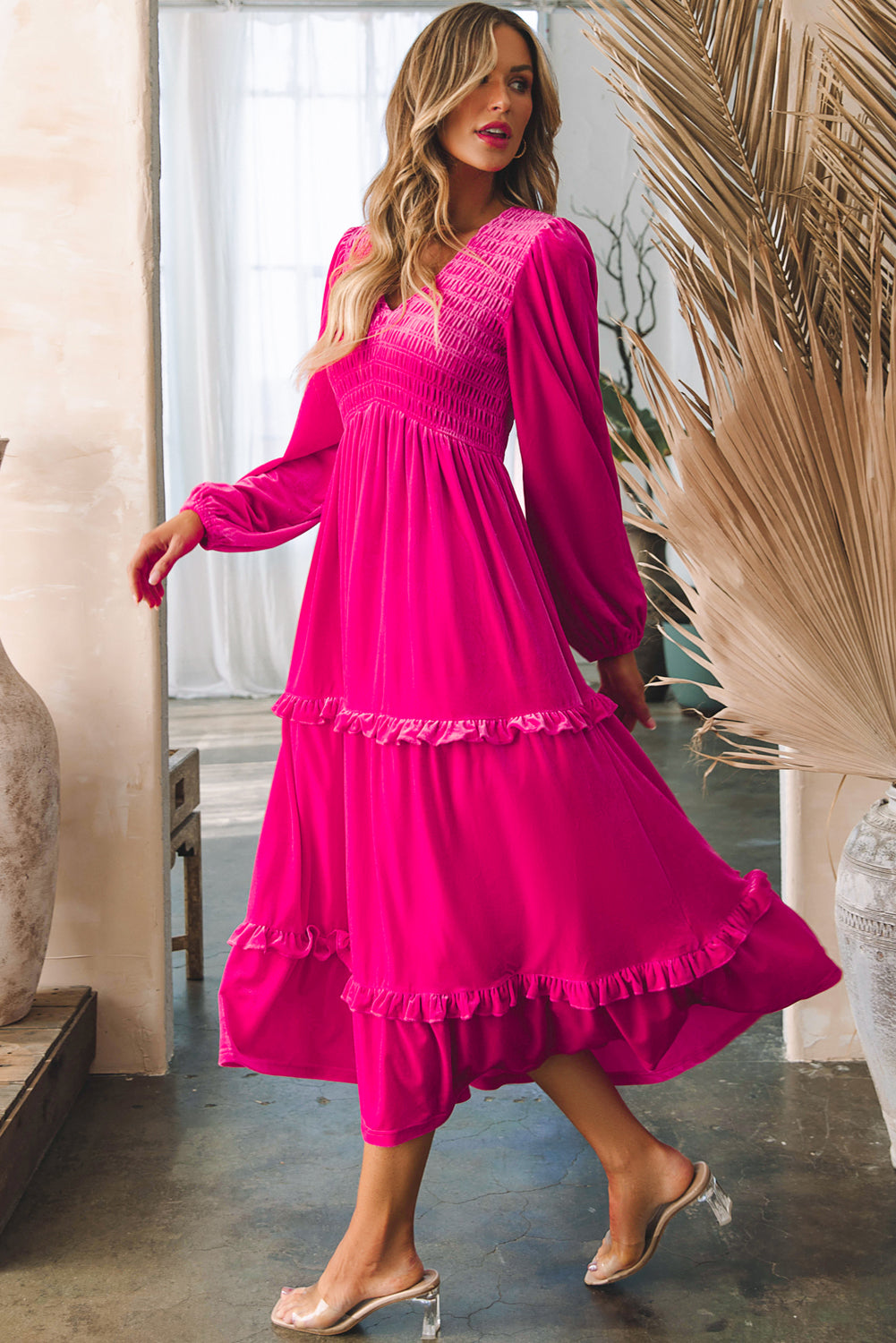 Vestido largo de terciopelo con escote en V